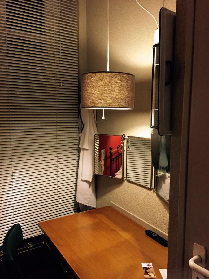 ホテル オーベルジュ デ ランパール ラヴァル エクステリア 写真